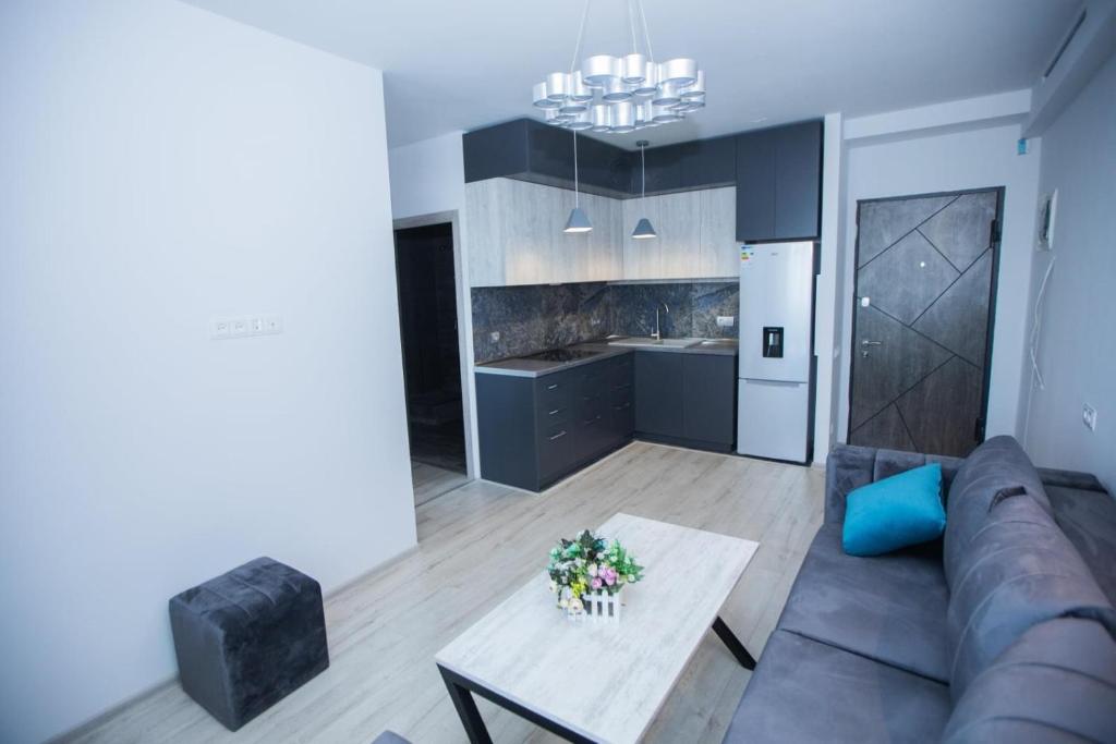 YereOne Hotel Apartment - Family Suite With Balcony