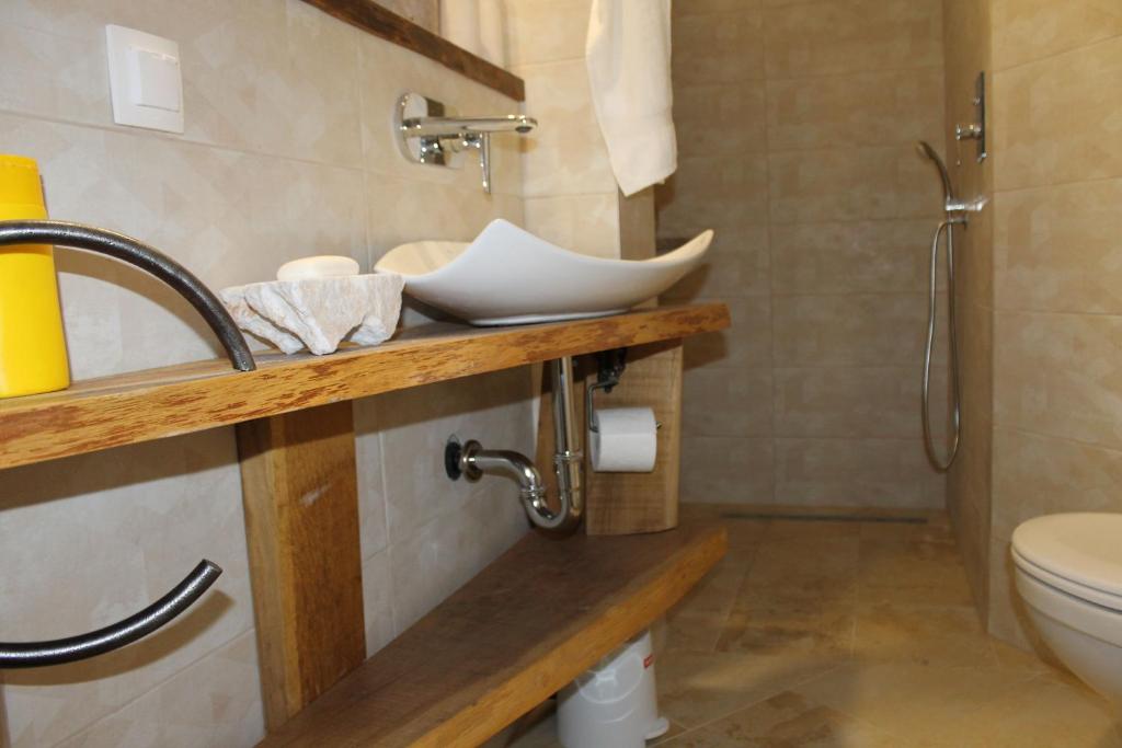 Kúpeľňa v ubytovaní Apartmani Pelješac Sova