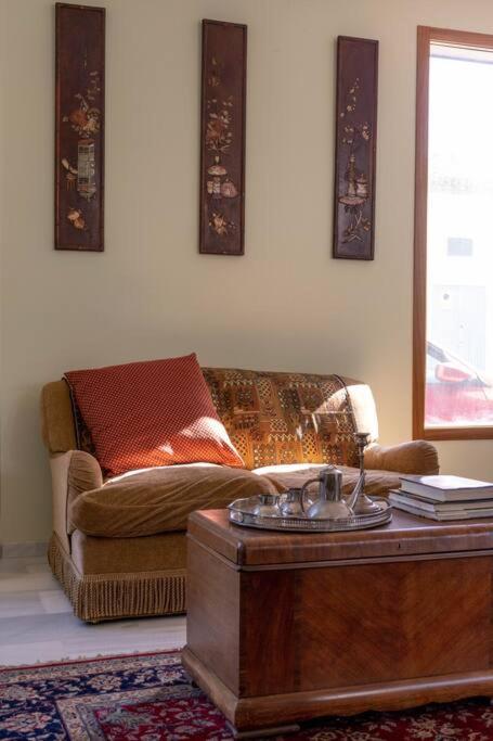 Posedenie v ubytovaní Casa Xanadu Carmona - Stylish villa with rooftop terrace and stunning views of Parador