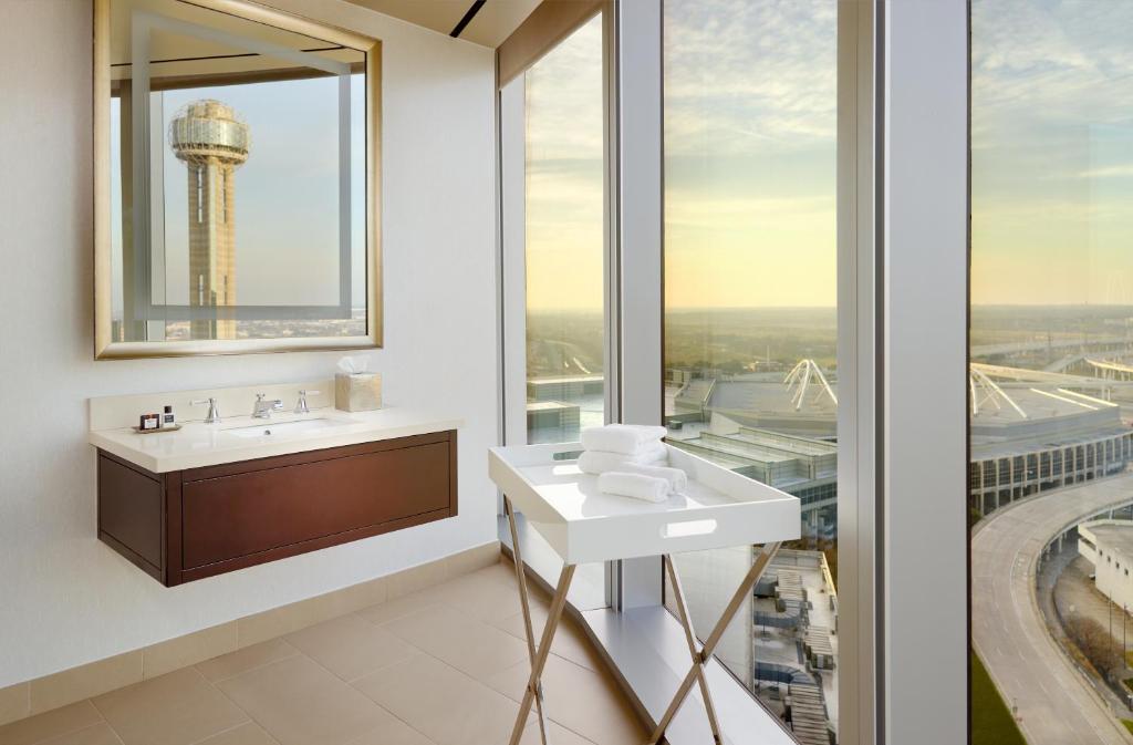 Balkón nebo terasa v ubytování Omni Dallas Hotel