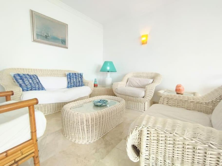 Fotografia z galérie ubytovania Beautiful 2 bedroom in Calle Carabeo, Nerja v destinácii Nerja