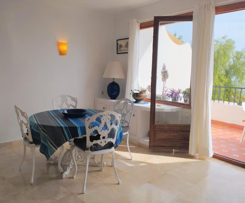 Fotografia z galérie ubytovania Beautiful 2 bedroom in Calle Carabeo, Nerja v destinácii Nerja