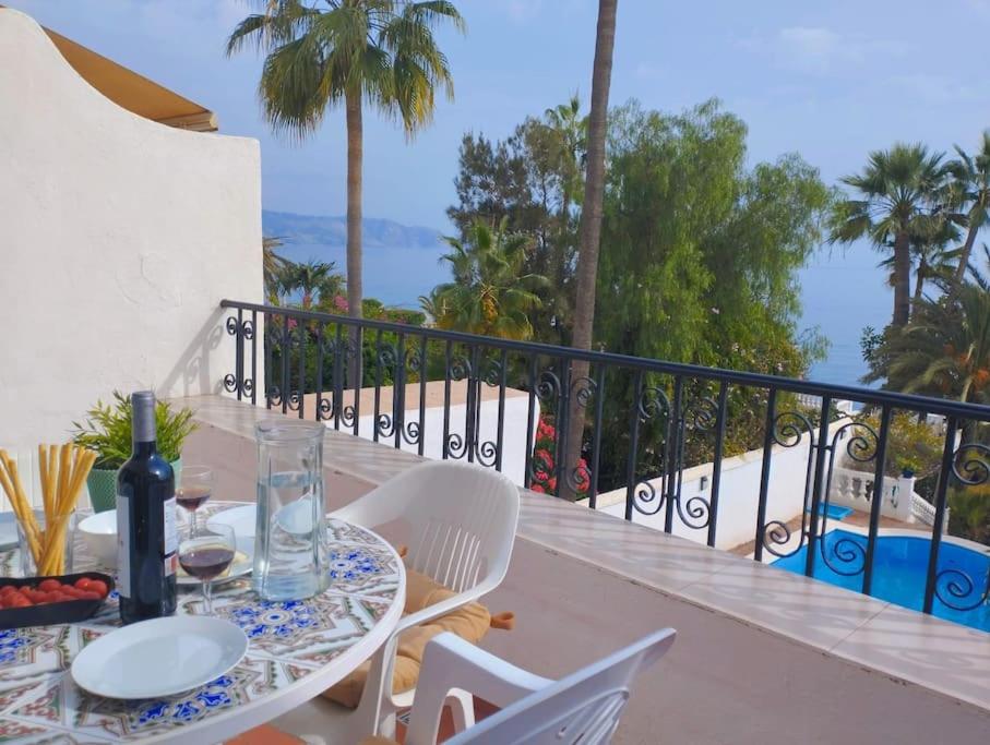 Fotografia z galérie ubytovania Beautiful 2 bedroom in Calle Carabeo, Nerja v destinácii Nerja