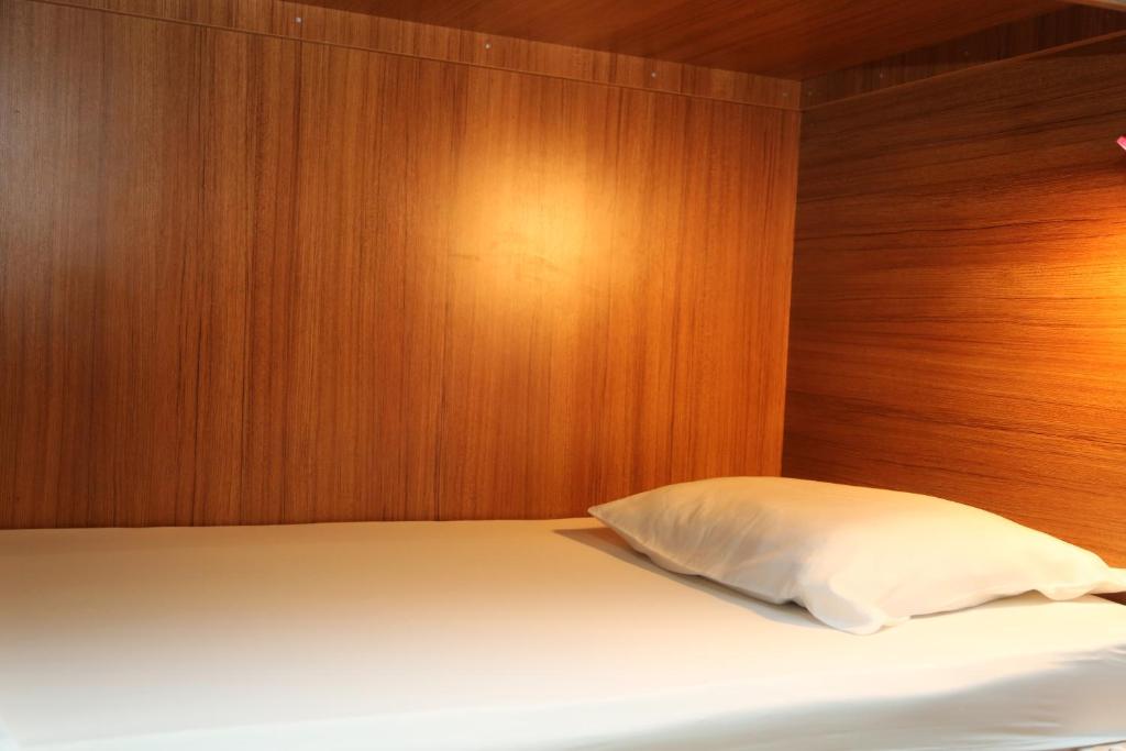 Postel nebo postele na pokoji v ubytování Moon Hostel