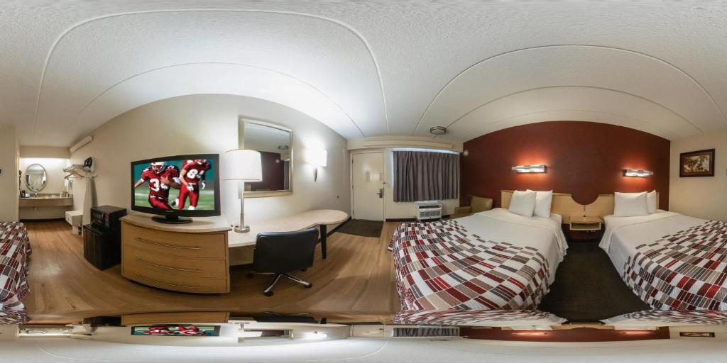 Red Roof Inn Philadelphia - Trevose - Double Room With Two Double Beds Smoke Free