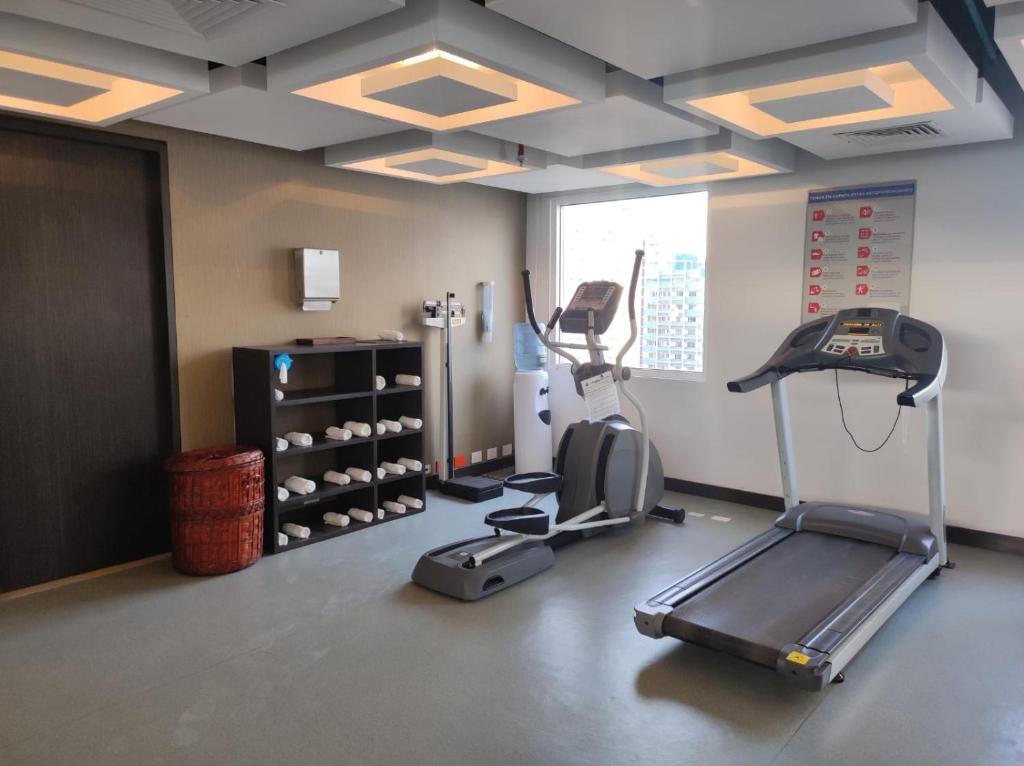 Fitness centrum a/nebo fitness zařízení v ubytování Holiday Inn Express - Cartagena Bocagrande by IHG