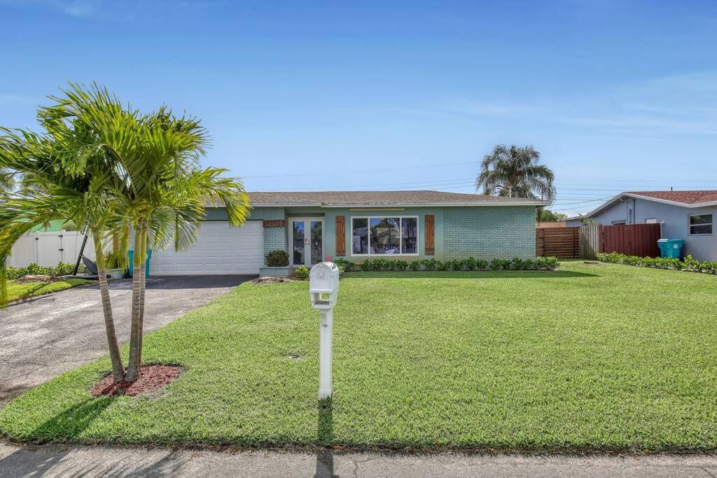 Heated Pool Home in Boynton Beach, FL, Boynton Beach (updated prices 2024)