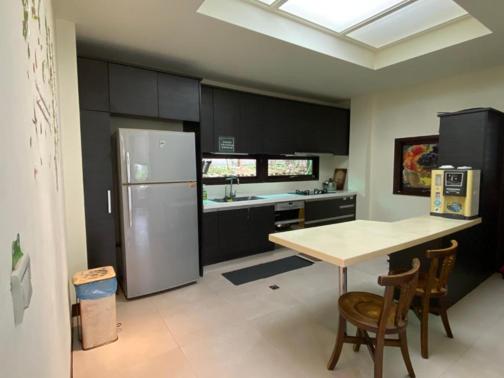 Dapur atau dapur kecil di SeeU Coffee and B&B