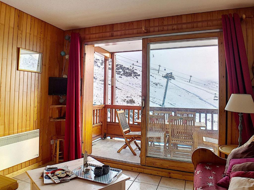 Les Menuires : Appartement 6 pers, balcon, skis aux pieds - FR-1-344-757