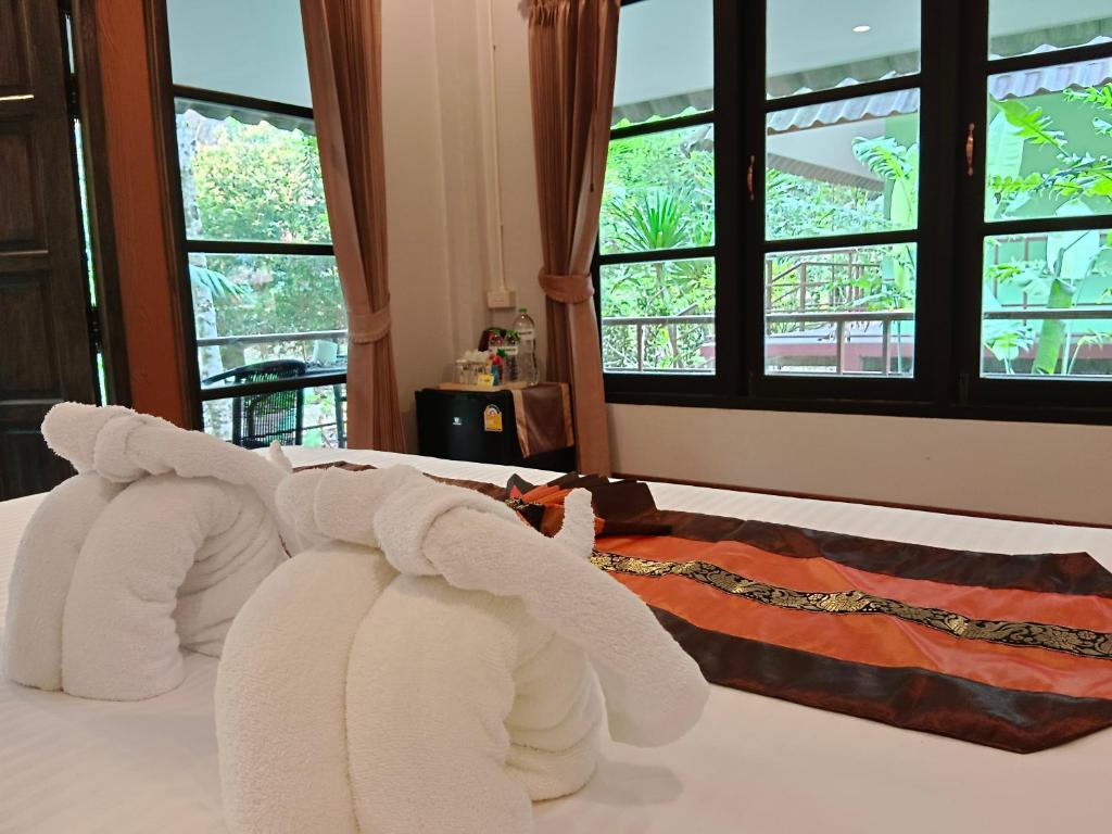 Posezení v ubytování Khao Sok River & Jungle Bungalow