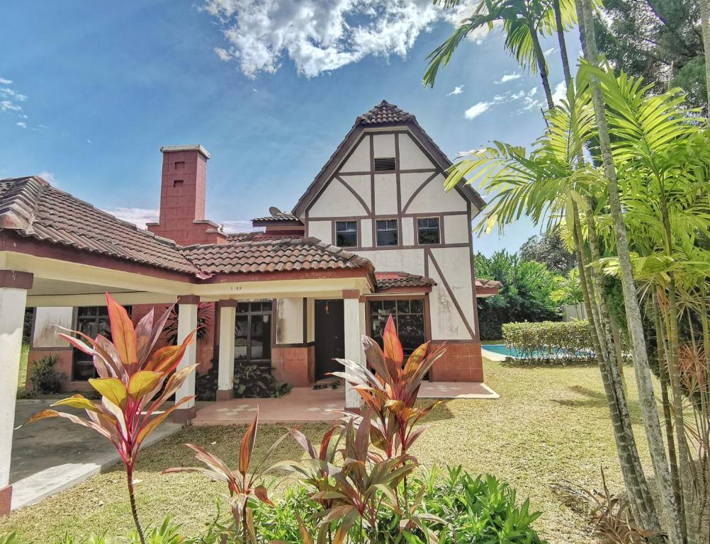 an image of a house at Yussy Homestay at Afamosa Villa in Kampong Alor Gajah