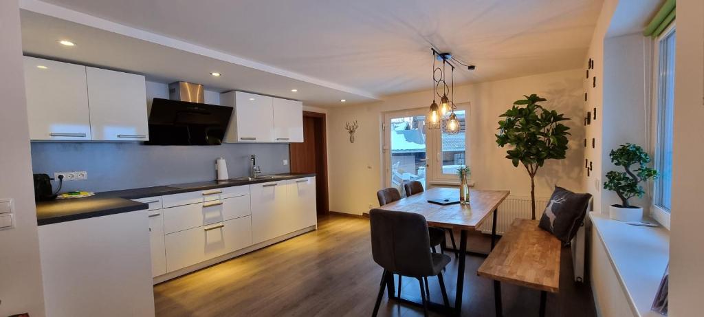 Kuchyň nebo kuchyňský kout v ubytování Haus Tisch