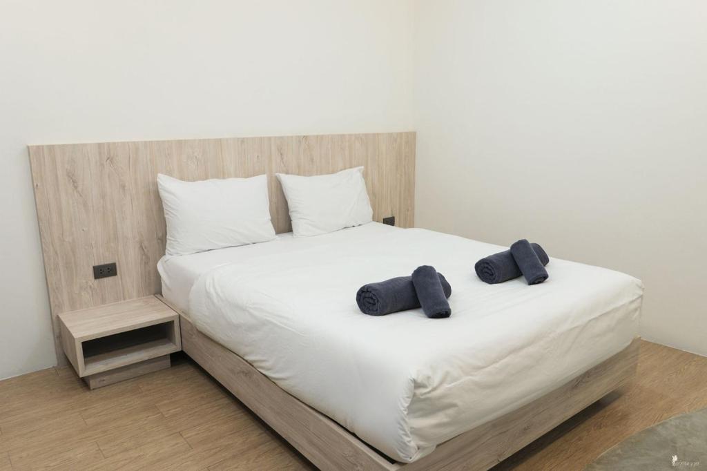Postel nebo postele na pokoji v ubytování All day hostel at BTS Bang Chak