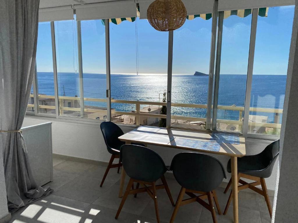 Beach front apartament with beautiful sea view