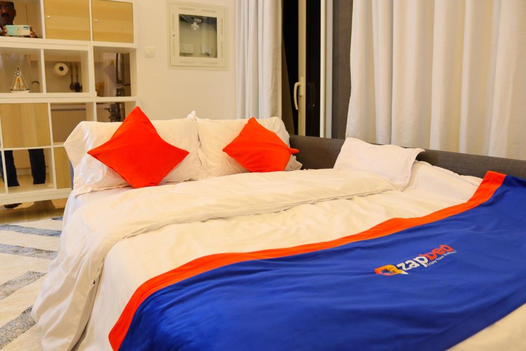 Postel nebo postele na pokoji v ubytování ZAPBED House - Luxury Holiday Homes in Yas Island
