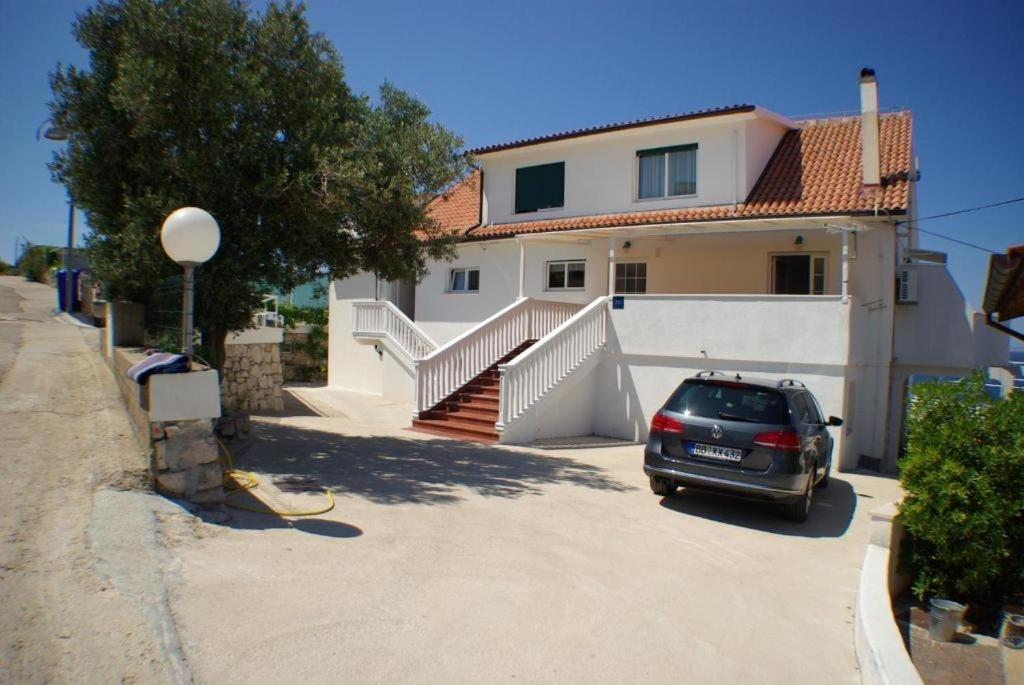 Budova, v ktorej sa apartmán nachádza