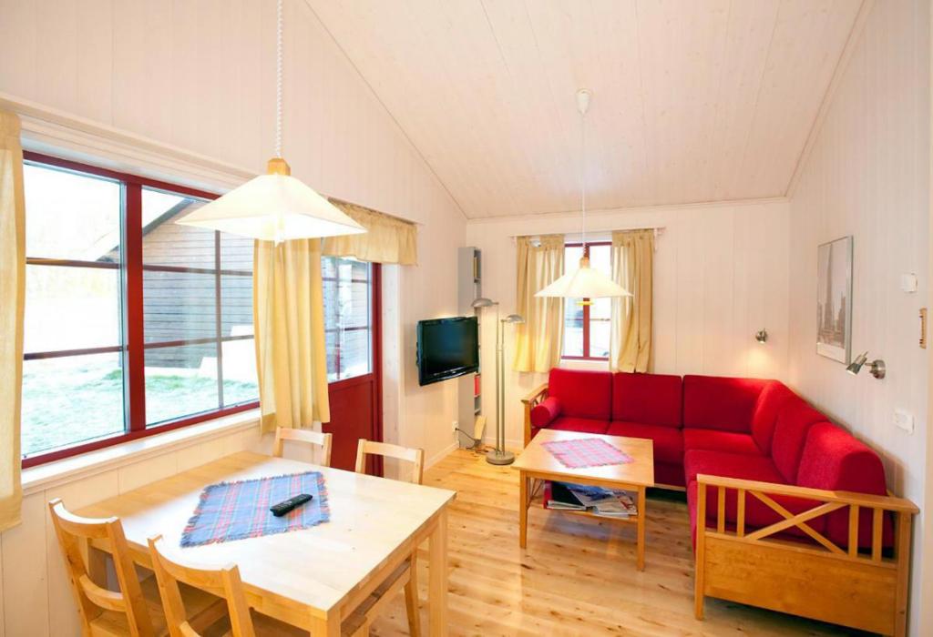 Bruksvallarna Lullens stugby - Holiday Home