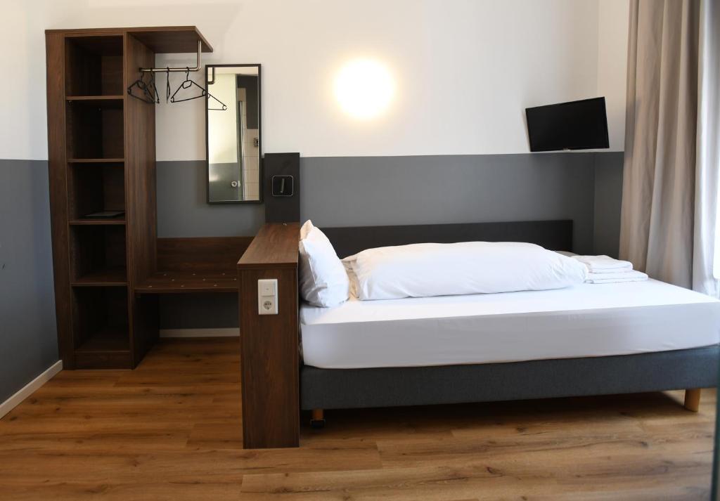 Hotel Apadana Frankfurt - Resim 15