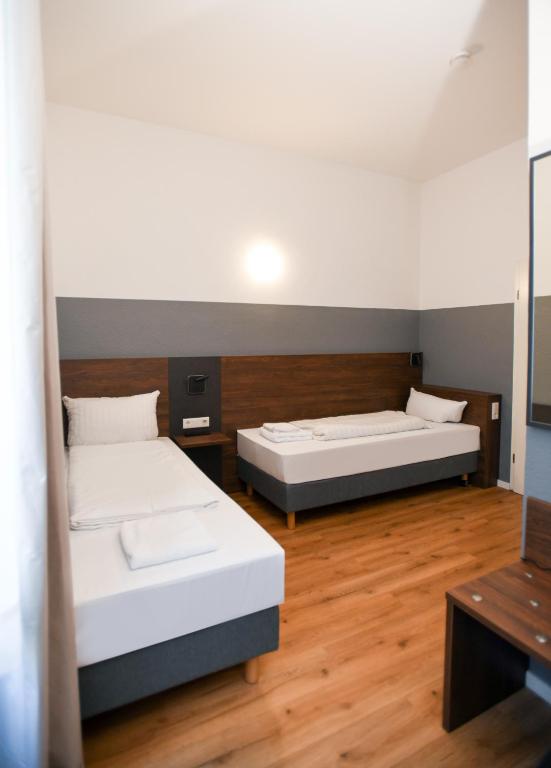 Hotel Apadana Frankfurt - Resim 21