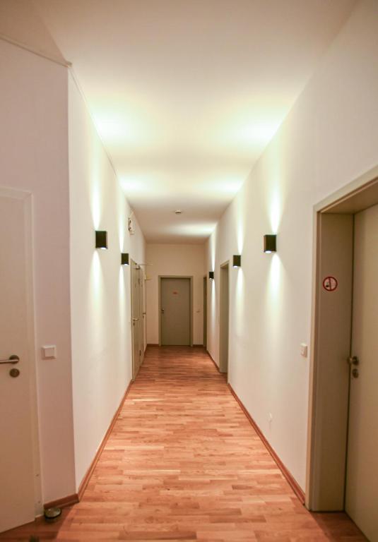 Hotel Apadana Frankfurt - Resim 9