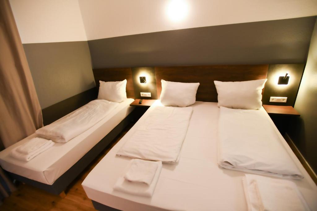 Hotel Apadana Frankfurt - Resim 26