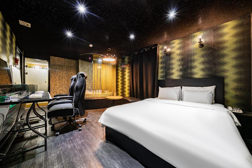 Postel nebo postele na pokoji v ubytování Laria Hotel