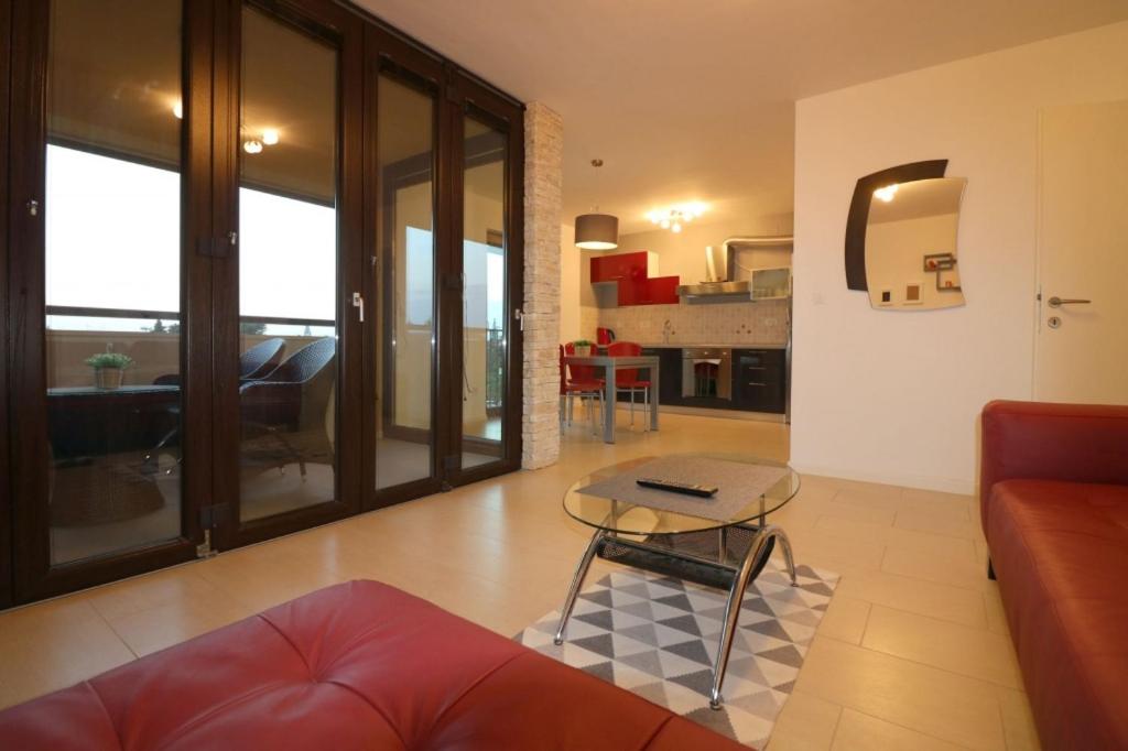 Apartment in Porec with balcony, air conditioning, washing machine 4400-11