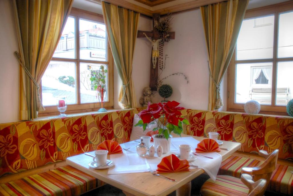 Posezení v ubytování Hotel Hölzer Bräu by Lehmann Hotels