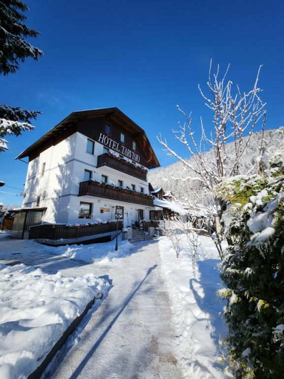 Hotel Tarvisio Four Seasons v zime