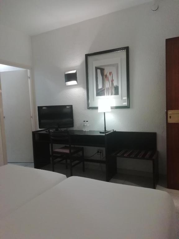 Hotel Monegal - Resim 14