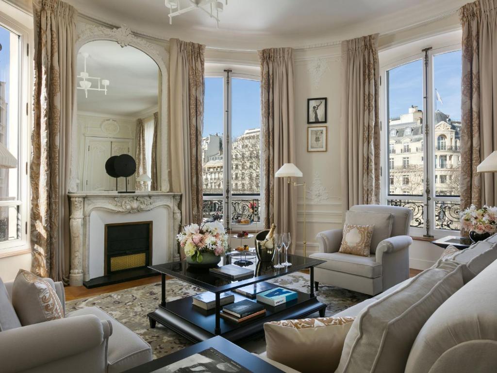 Posezení v ubytování Hôtel Barrière Fouquet's Paris