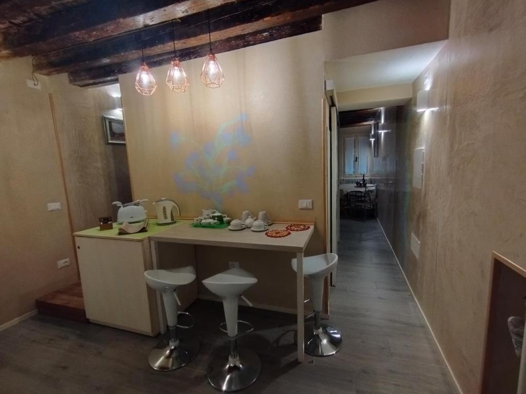 Kuchyň nebo kuchyňský kout v ubytování Cà Lirica