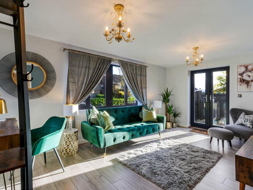 Pass the Keys Red Rose House, Cheltenham (updated prices 2024)