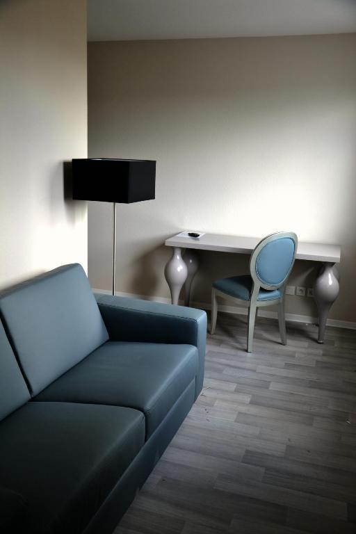 Posezení v ubytování Adonis Hotel Bayonne