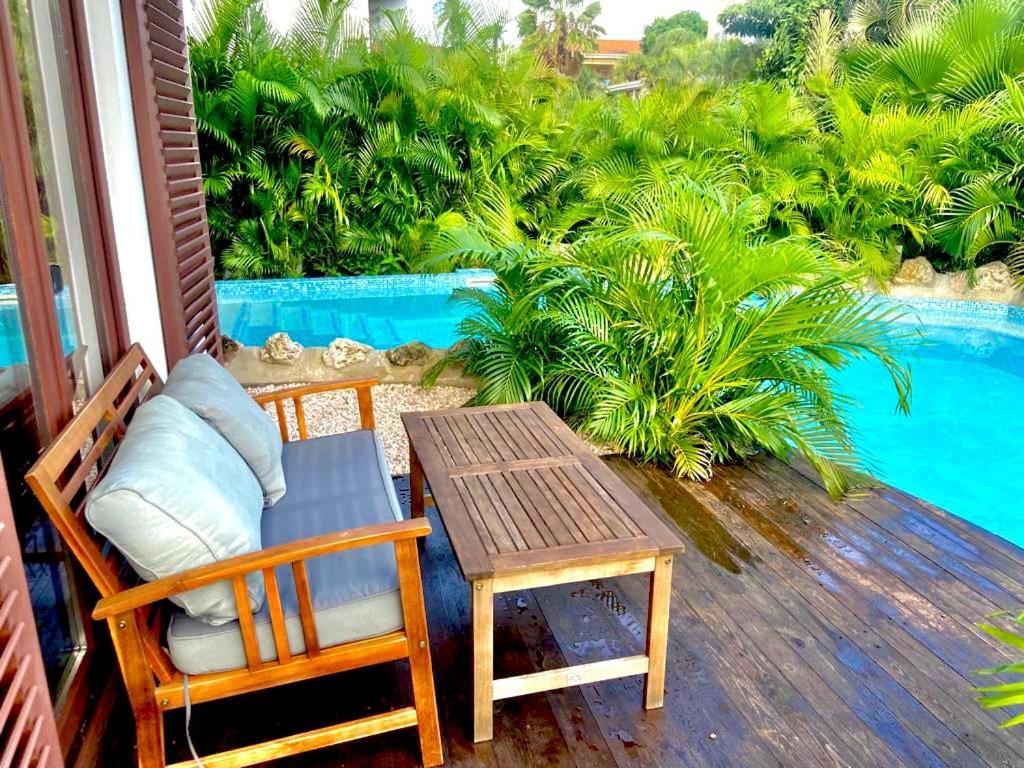 Bazén v ubytování Neue Villa TROPIC PARADISE nebo v jeho okolí