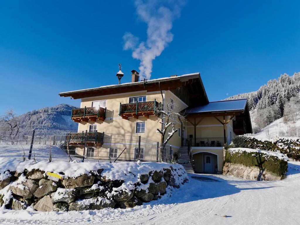 Ferienwohnung Flachau Oberlehengut v zime