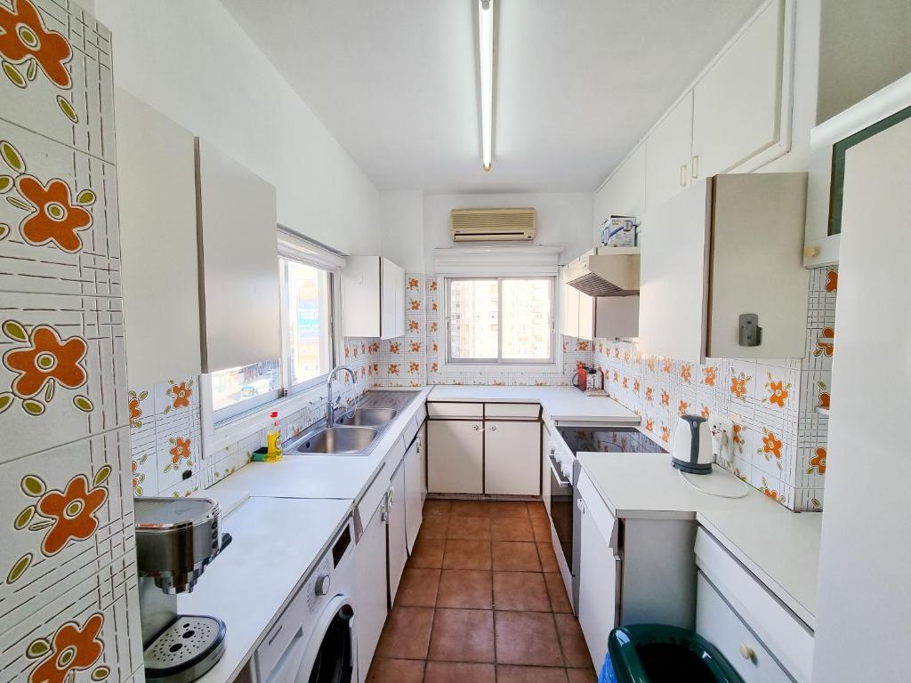 City View Rooms - Double Room With Shared Bathroom