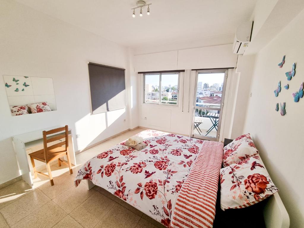 City View Rooms - Double Room With Shared Bathroom