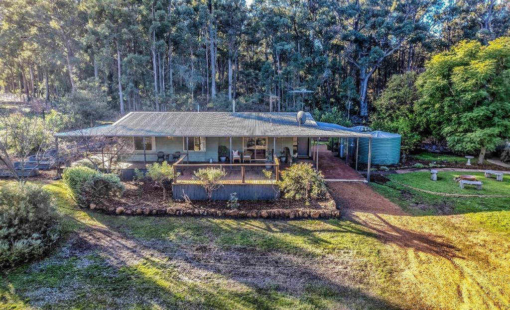 an aerial view of a house with a garden at Forest Trails House, Dwellingup in Dwellingup