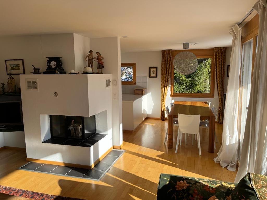Fotografie z fotogalerie ubytování Spacious apartment up to 6 people in Flims v destinaci Flims
