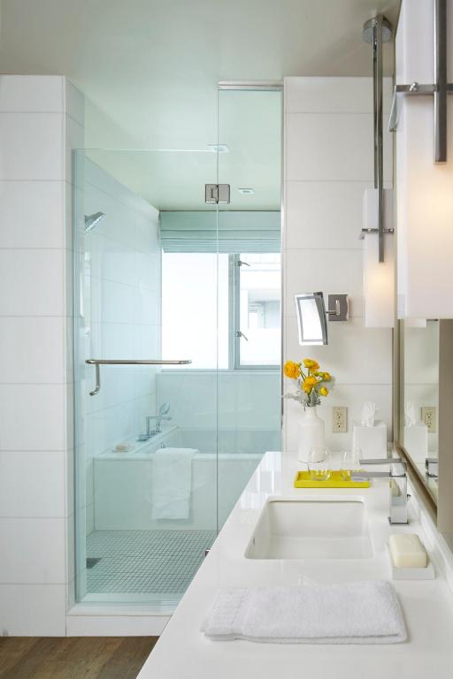 Kimpton Hotel Wilshire, an IHG Hotel - Quarto Queen Com Mobilidade Acessível Banheira
