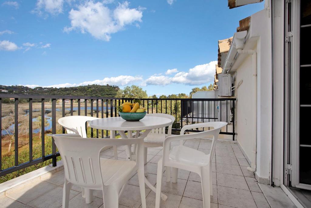 Balkón nebo terasa v ubytování Dolphin Apartment Sea View 12