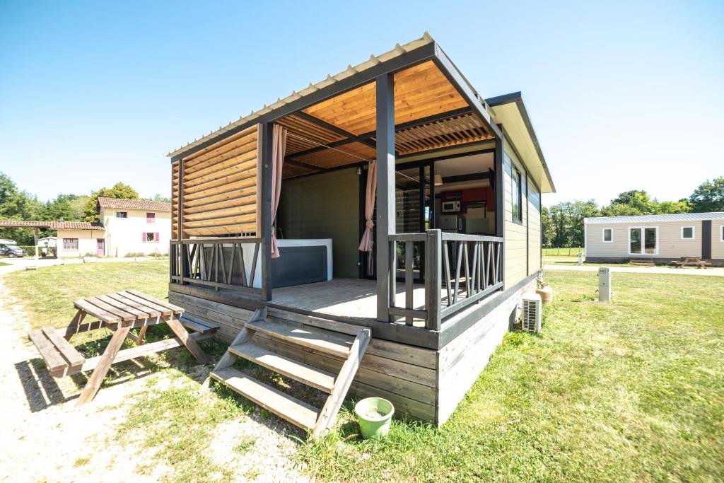 Camping du Sevron - Two-Bedroom Chalet