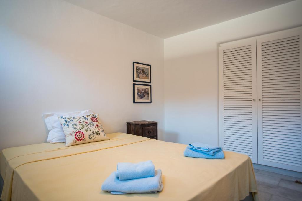 Posteľ alebo postele v izbe v ubytovaní Eternity Seafront Villa Awakening Senses