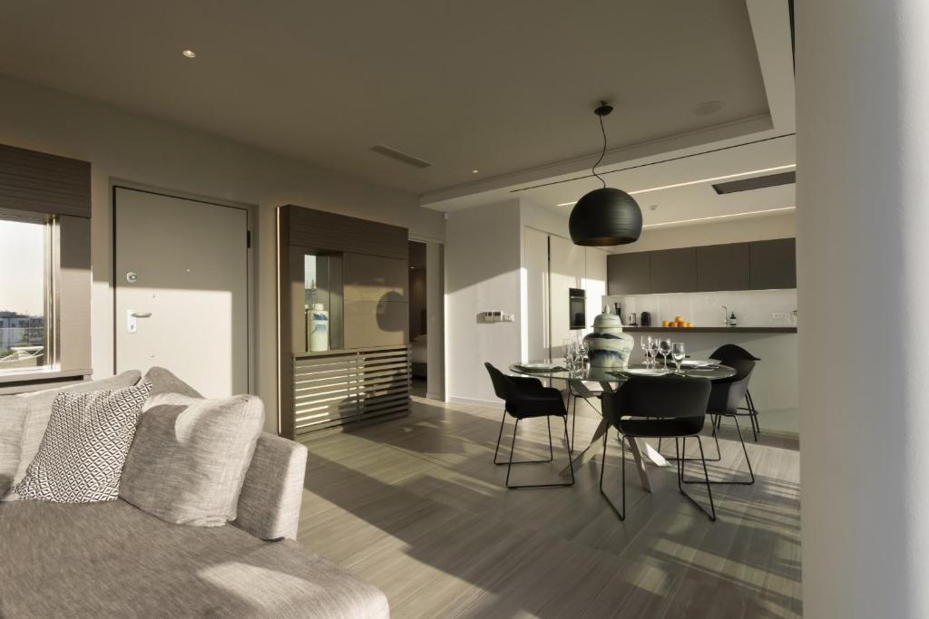 Kuchyňa alebo kuchynka v ubytovaní Über Lux 2 BR New Penthouse with Acropolis View