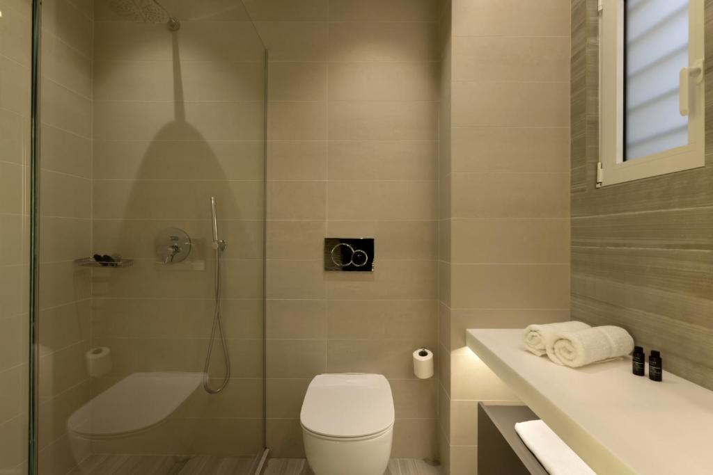Kúpeľňa v ubytovaní Über Lux 2 BR New Penthouse with Acropolis View