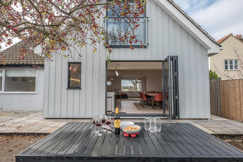 Chapel House, Alderton 4