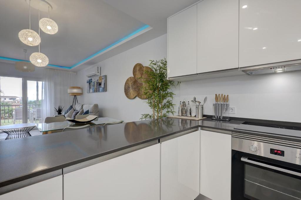 Fotografie z fotogalerie ubytování 014 Bright and Modern 2 Bed Apt Near Beach v destinaci Mijas