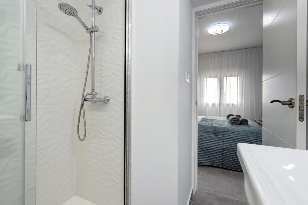 Fotografie z fotogalerie ubytování 014 Bright and Modern 2 Bed Apt Near Beach v destinaci Mijas