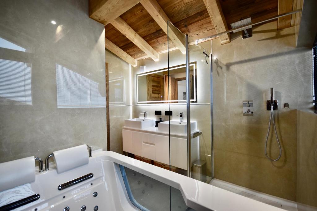 Fotografia z galérie ubytovania Chalet de luxe avec magnifique vue à Courchevel, 5 chambres, 15 pers v destinácii Courchevel